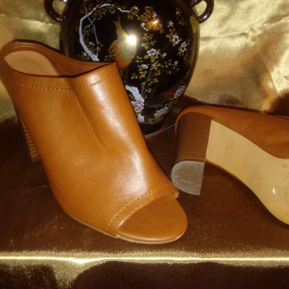 Shoes - Picture 2 of 2